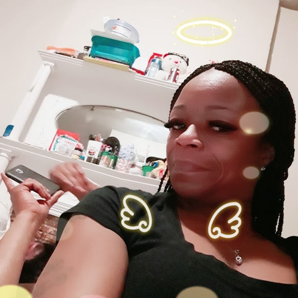 Meet your Posher, Nicole - Picture 13 of 16